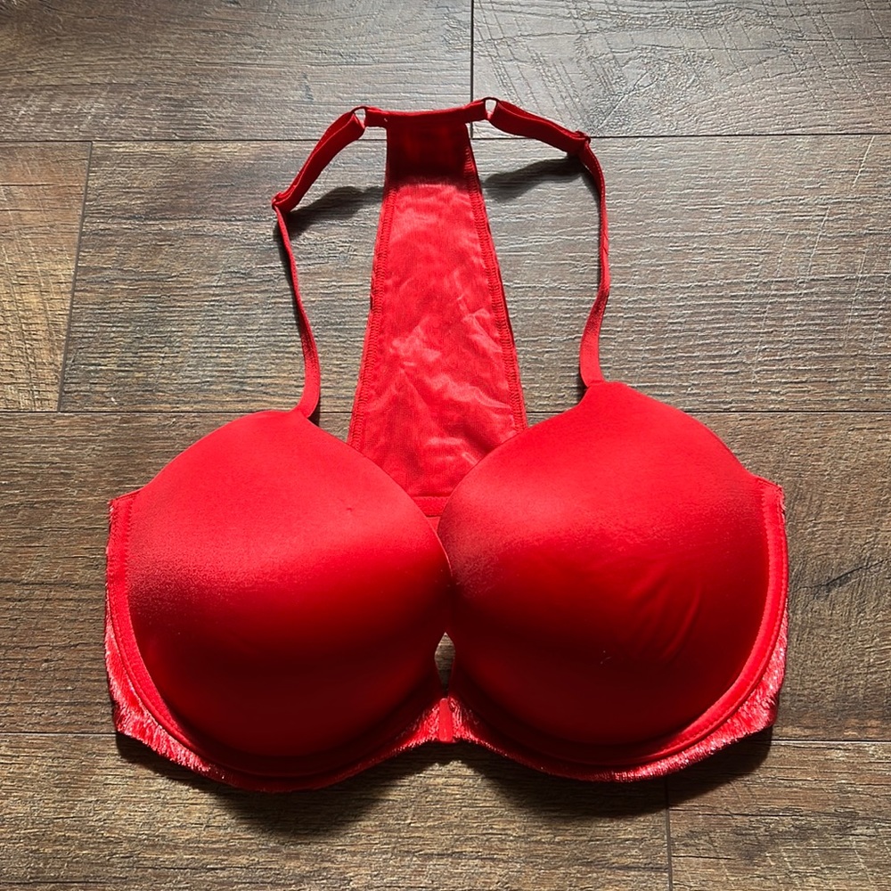 • Victoria’s Secret bra